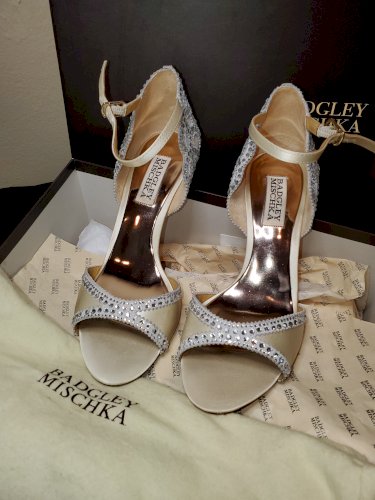 Badgley Mischka 